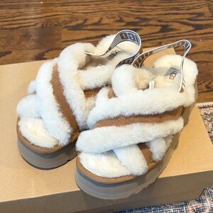 UGG Women's Fluffy Cream and Tan Sandals